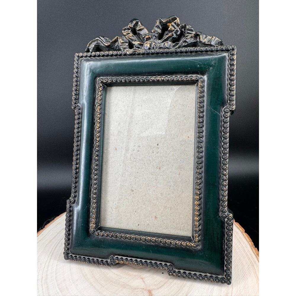 Vintage Green Resin Ornate 4x6 Picture Frame Made in Taiwan ROC